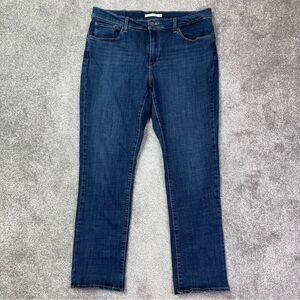 Levi's Jeans Women's 32 Blue Classic Straight High Rise Dark Denim Stretch